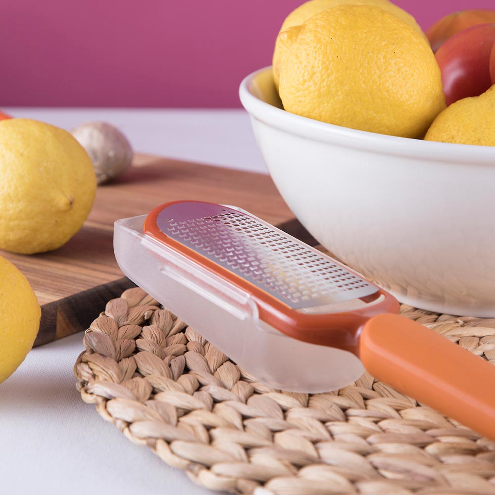 Grate & Pour - zester/grater with container