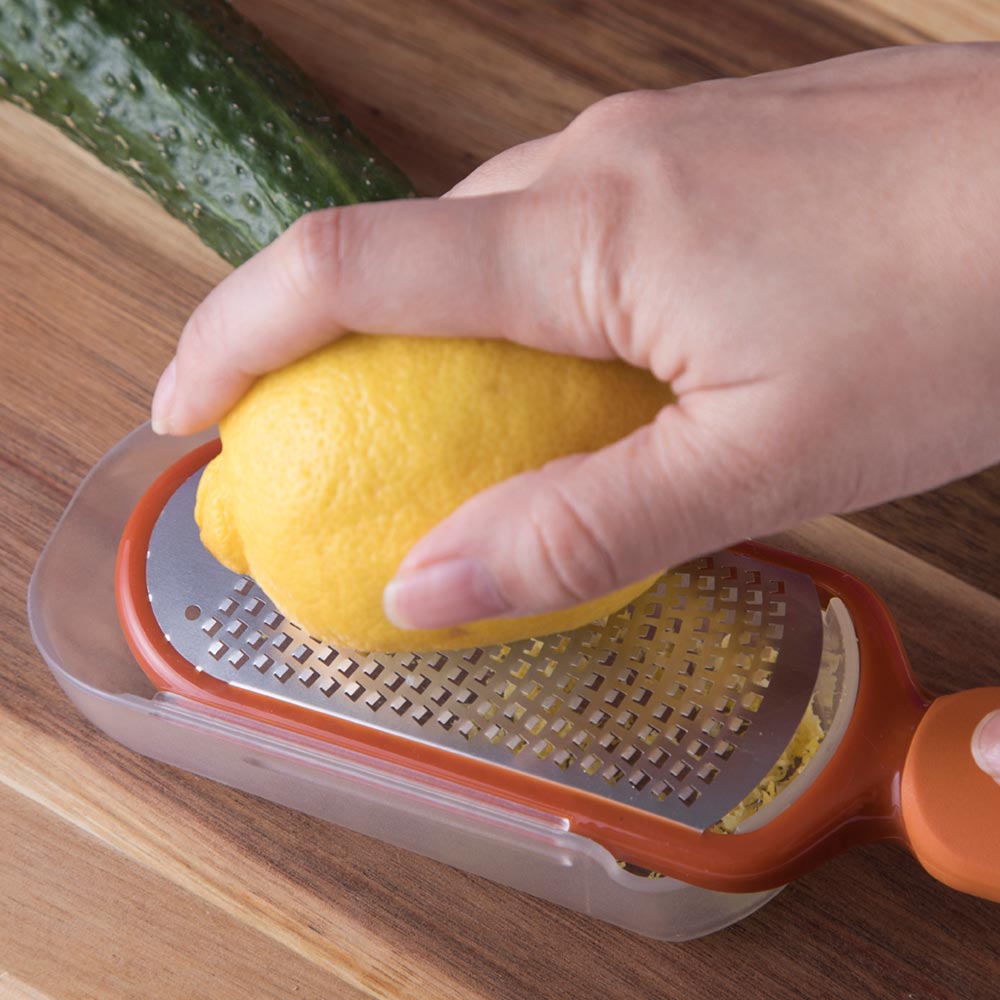 Grate & Pour - zester/grater with container