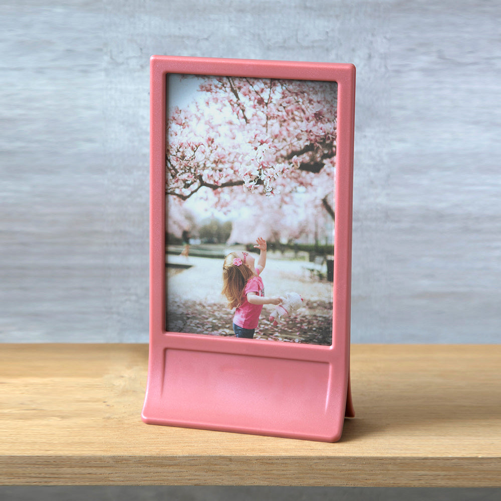 Clipic - Easy-Change Photo Frame