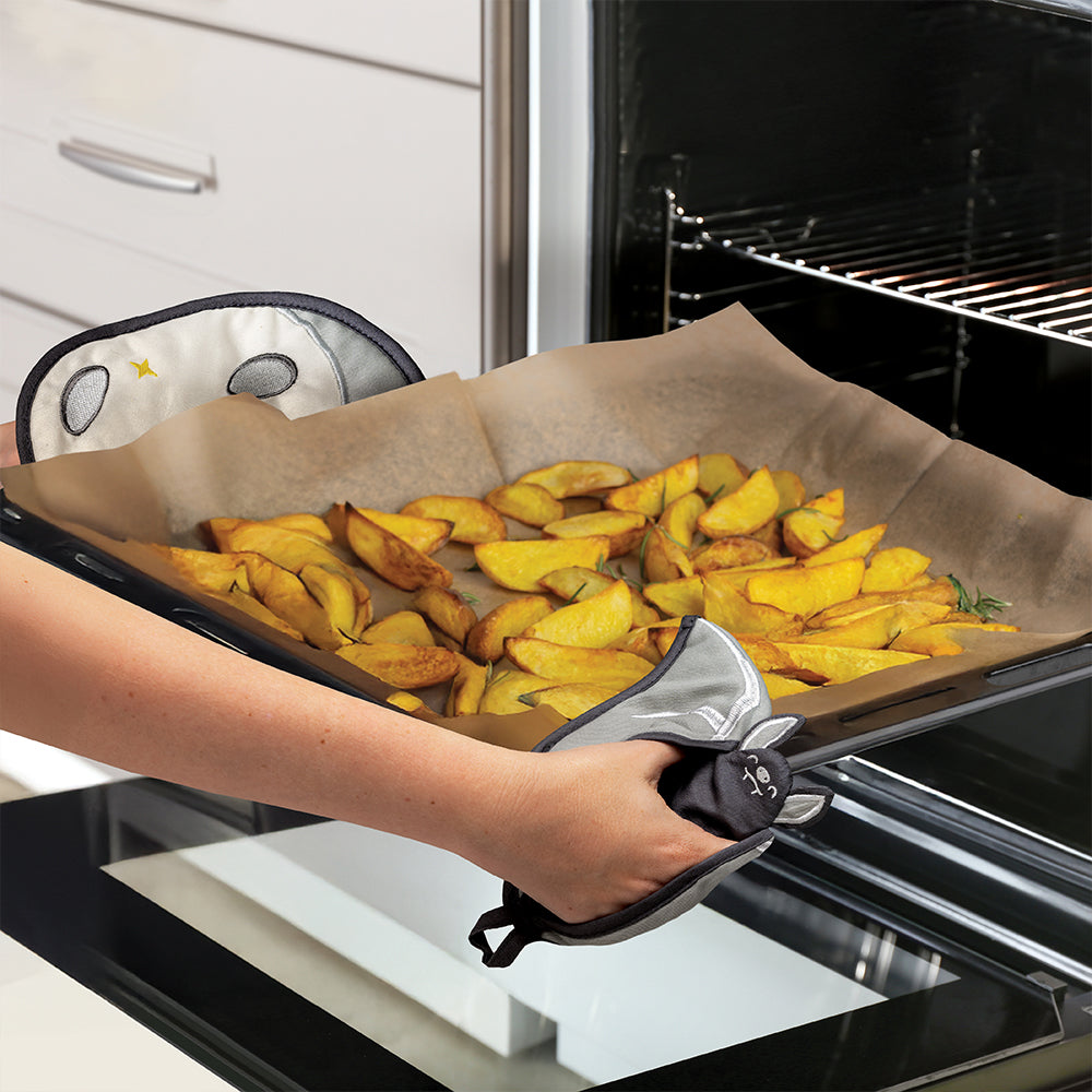 Batlicious - Oven Mitt and Trivet Set