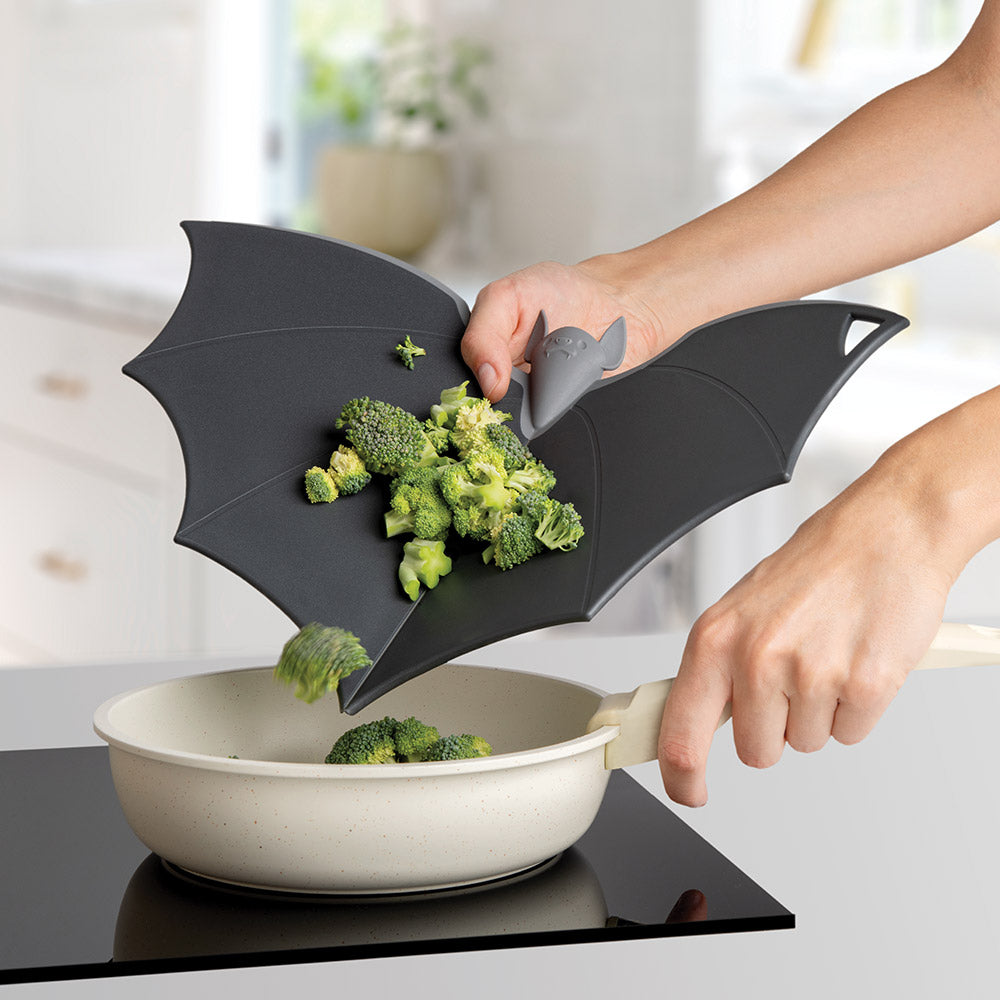 Batty - Foldable Cutting Board
