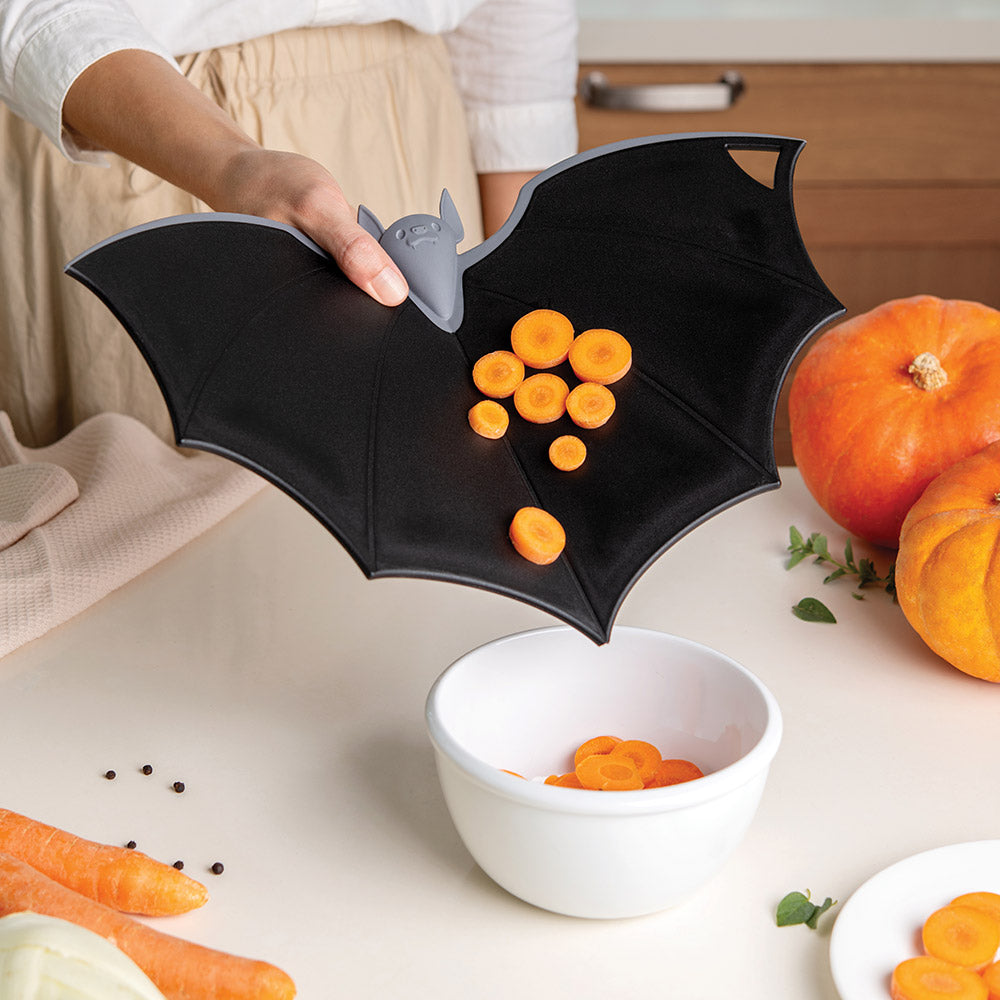 Batty - Foldable Cutting Board
