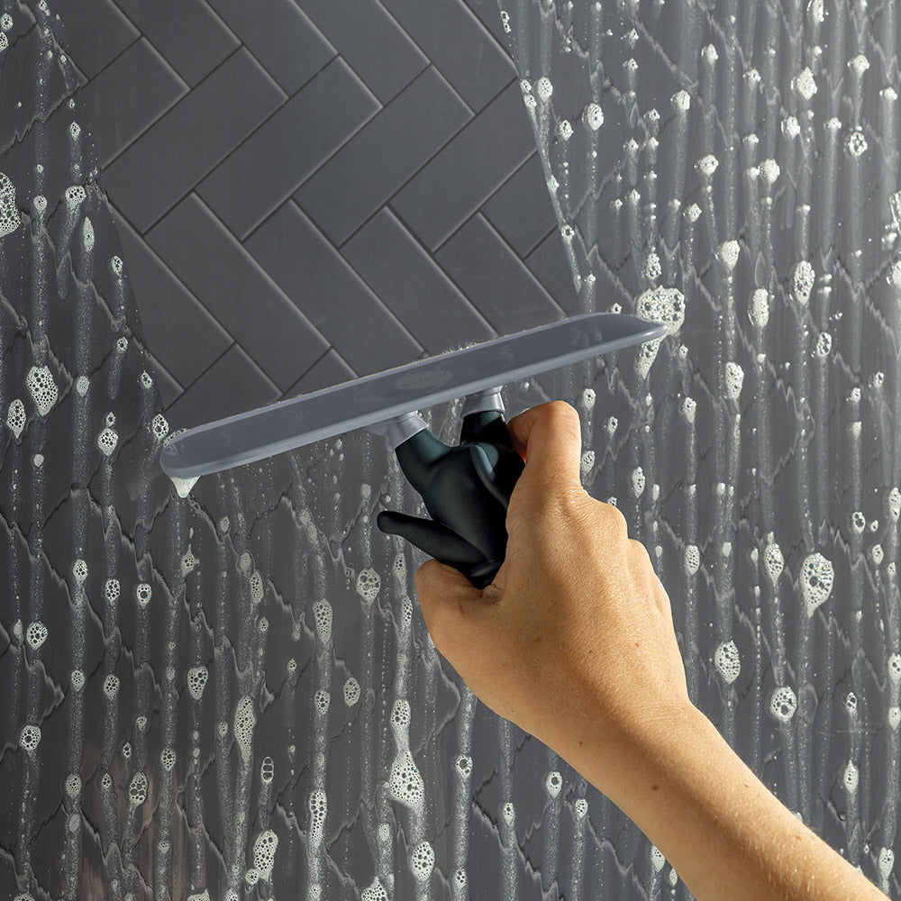 Chill Cat - Squeegee for bathroom cleaning