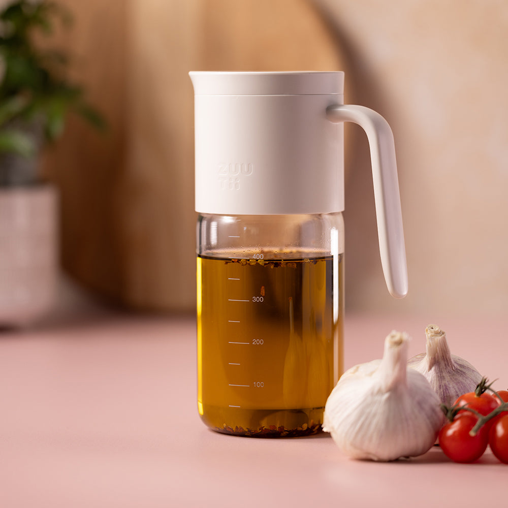 Oil Dispenser with Handle