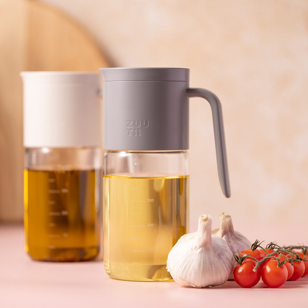 Oil Dispenser with Handle