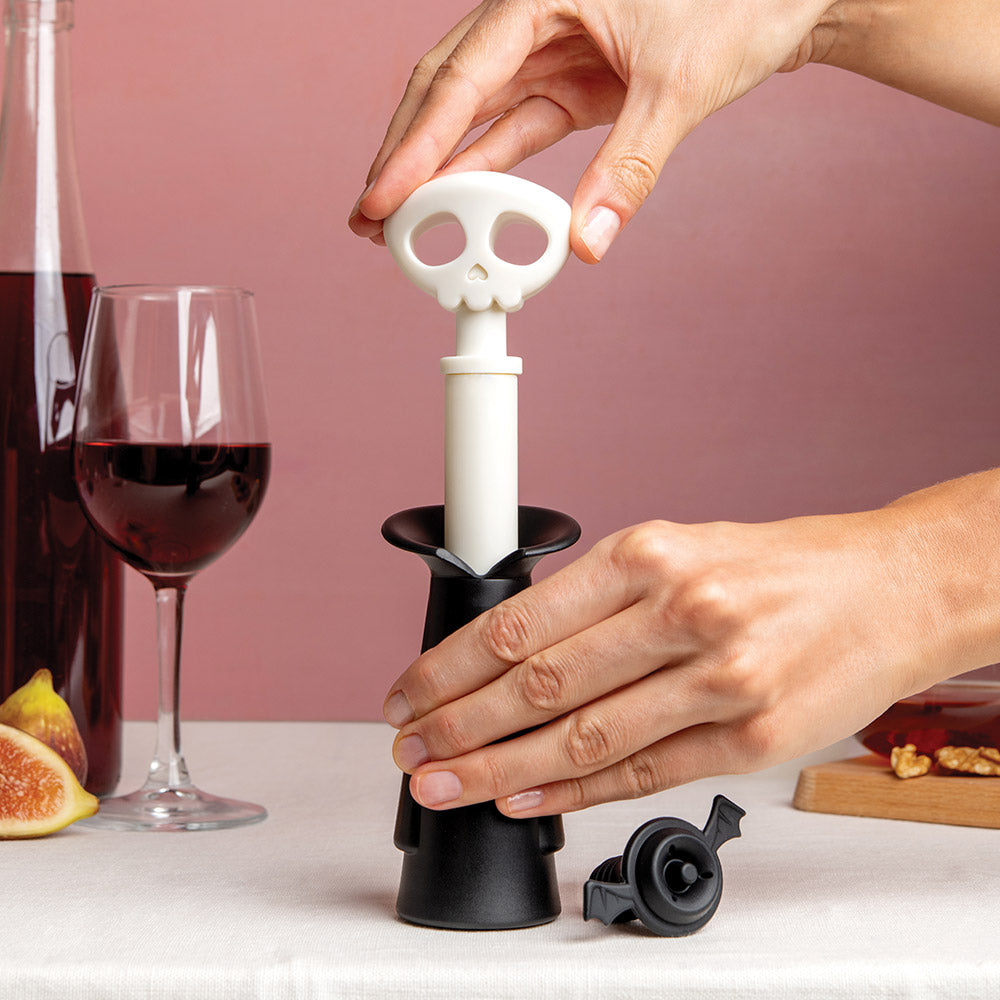 Spookelier - Wine Saver Pump and 3 Stoppers