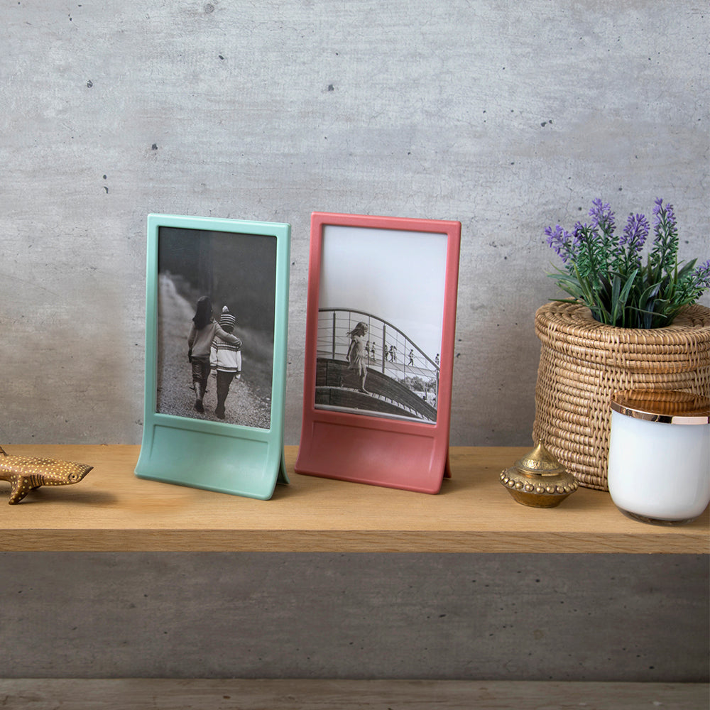 Clipic - Easy-Change Photo Frame
