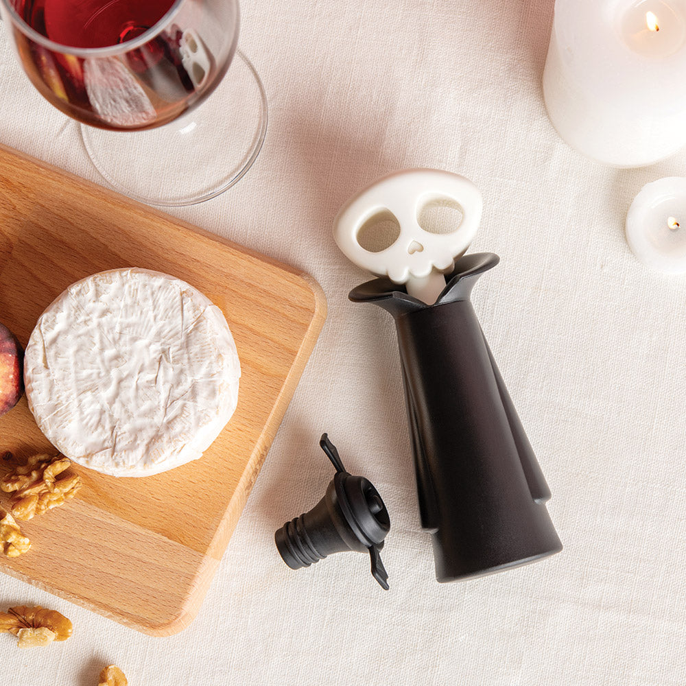 Spookelier - Wine Saver Pump and 3 Stoppers