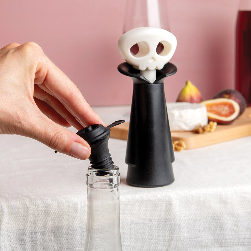 Spookelier - Wine Saver Pump and 3 Stoppers
